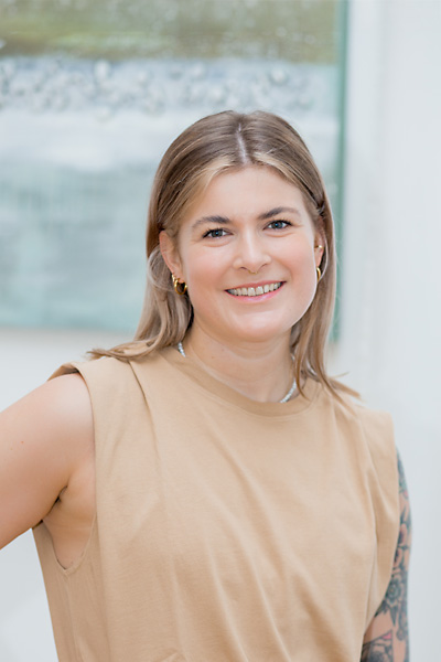 Sophie Leisch | Physiotherapeutin Sportphysiotherapeutin Yogalehrerin | Praxis in der Innenstadt