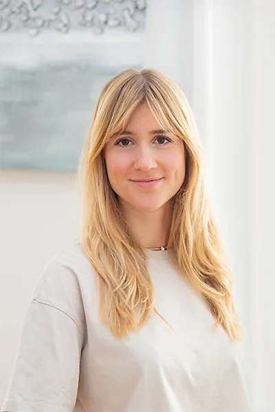 Theresa Schönhofer, BSc, BSc | Physiotherapeutin | Sportphysiotherapeutin | Praxis in der Innenstadt